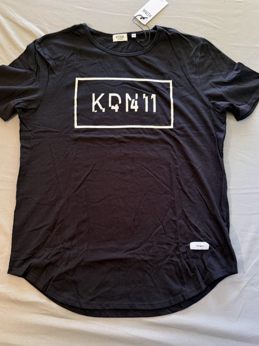 KDNK Men’s Black Graphic Tee Shirt Crew Neck Curved Hem Sz Large New with Tags